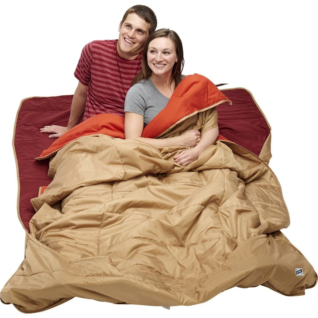 Kelty Shindig Blanket | Canyon Brown/Garnet Red/Lava 9 Kelty Shindig Blanket | Canyon Brown/Garnet Red/Lava - Image 7