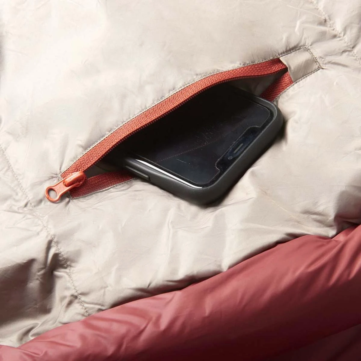 Kelty Cosmic 0 Deg 550 Down Sleeping Bag, Regular Size, Right-Hand 7 Kelty Cosmic 0 Deg 550 Down Sleeping Bag, Regular Size, Right-Hand - Image 5