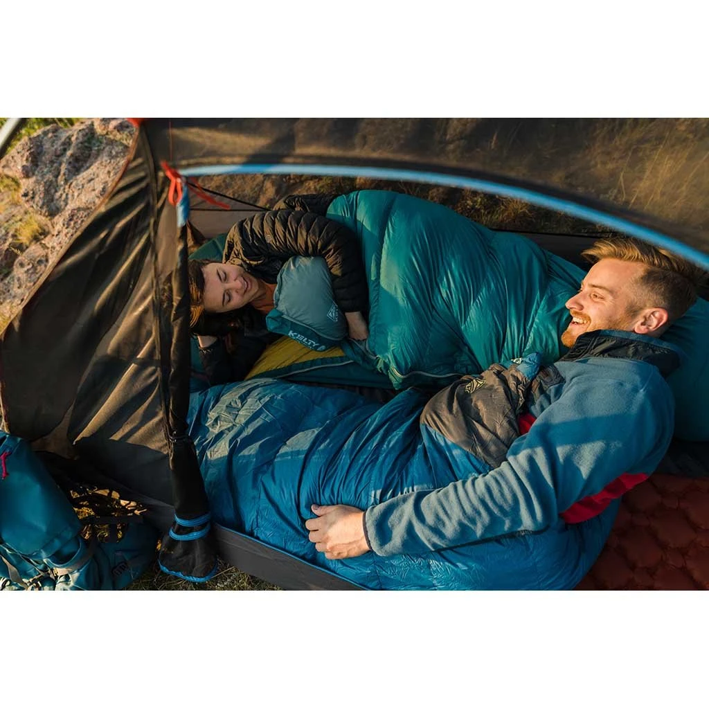 Kelty Cosmic 20° 550F Down Sleeping Bag | Women's 4 Kelty Cosmic 20° 550F Down Sleeping Bag | Women's - Image 2